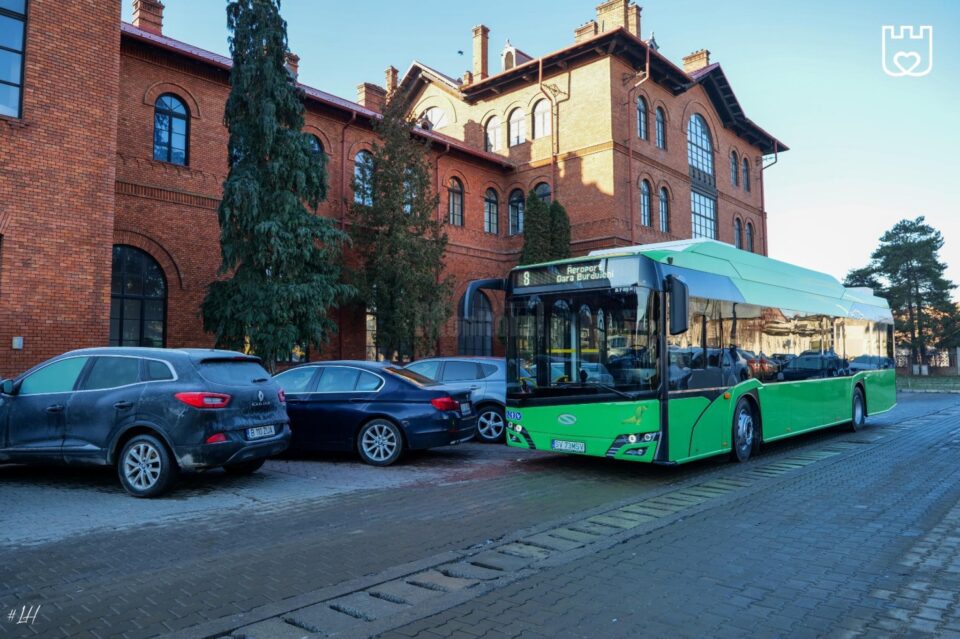 Autobuzul TPL de pe linia 8, între municipiul Suceava și Aeroport, intră în circulație de joi, 15 decembrie