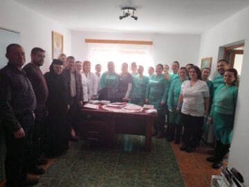 Daruri și consultații gratuite pentru 110 bunici din căminul de la Bogdănești, din partea angajaților Spitalului de Urgență Suceava