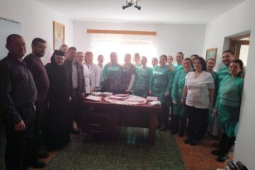 Daruri și consultații gratuite pentru 110 bunici din căminul de la Bogdănești, din partea angajaților Spitalului de Urgență Suceava
