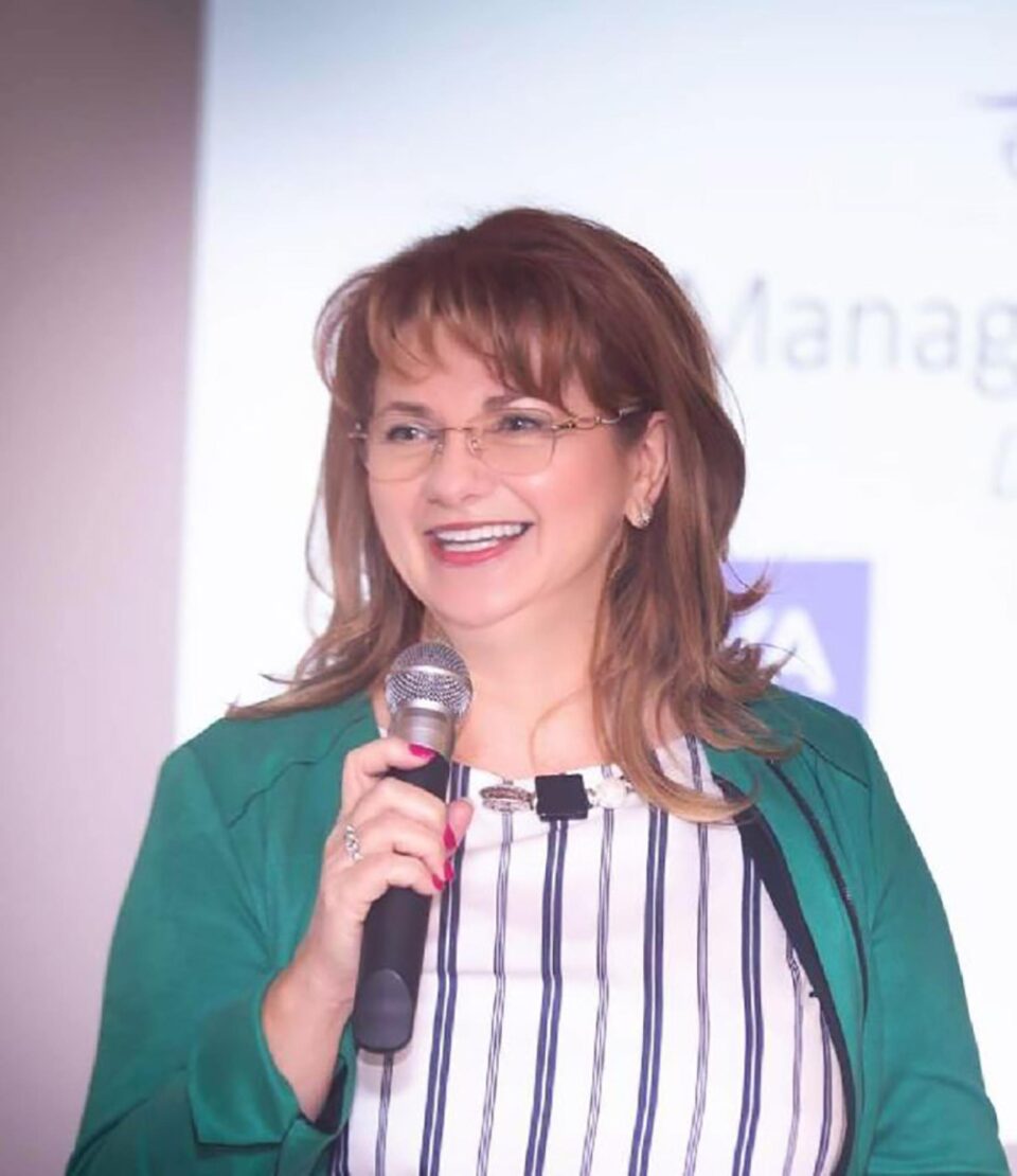 Dr. Cristina David, medic primar oftalmolog la Clinica Novaoptic