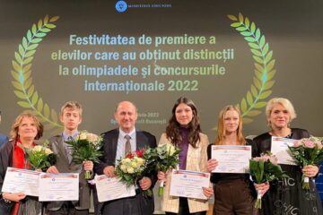 Olimpicii internaționali, alături de profesorii coordonatori
