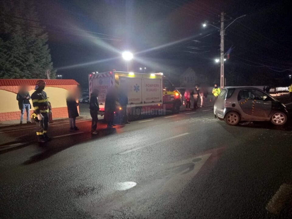 Accident între două mașini, la Dumbrăveni