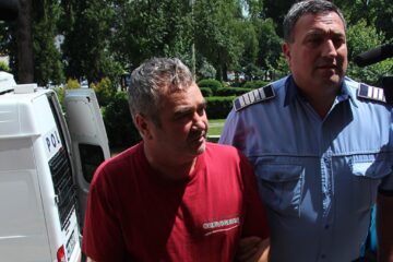 30 de ani de pușcărie pentru Vasile Lavric, ”mâncătorul de femei” din Rădăuți