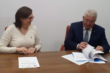 Contractul de finanțare pentru achiziția a 50 de autobuze electrice pentru transportul metropolitan a fost semnat miercuri, la București