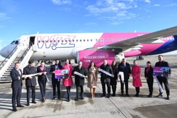 La noua bază aeriana Wizz Air a ajuns primul avion care a operat în premieră zborul Paris - Suceava