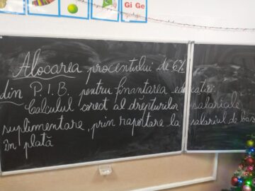 Mesaje de protest scrise pe tablele din clase