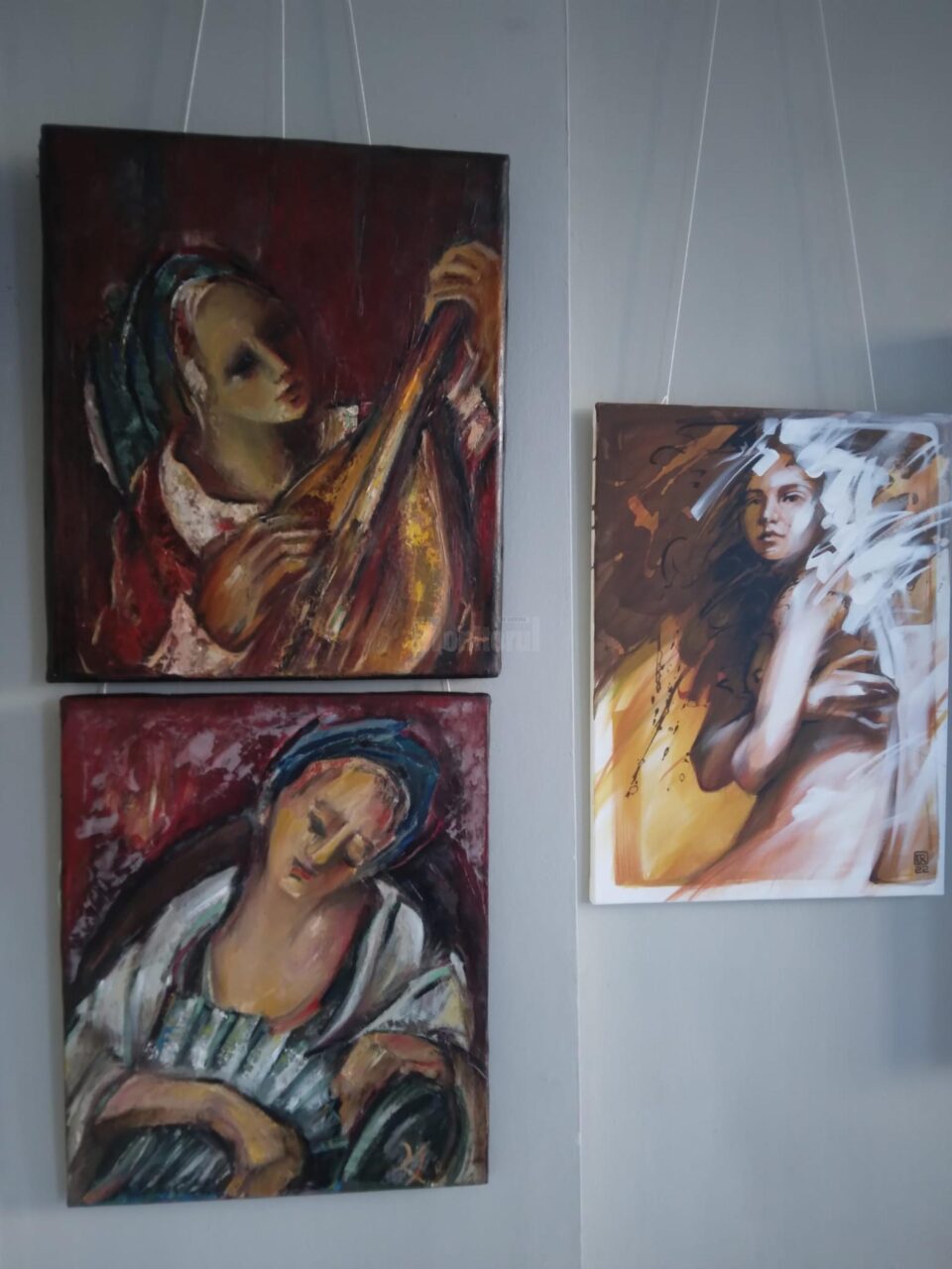 30 de artiști plastici profesioniști și-au reunit lucrările în „Anuala 2022”, la Galeria de Artă „Ion Irimescu” Suceava