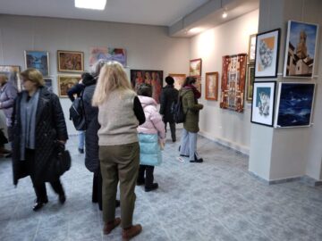 30 de artiști plastici profesioniști și-au reunit lucrările în „Anuala 2022”, la Galeria de Artă „Ion Irimescu” Suceava