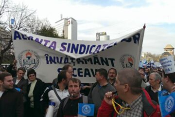 Profesorii își vor striga nemulțumirile în stradă, astăzi, timp de o oră