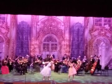 „Spiritul vienez”, adus pe scena suceveană de două orchestre de top, într-un spectacol cu multe surprize muzicale și coregrafice