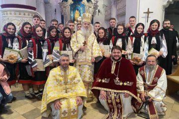 Un grup vocal tradițional din Bucovina a colindat mai multe parohii românești din Germania