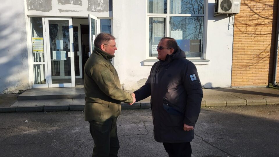 Președintele CJ Suceava, Gheorghe Flutur, și guvernatorul regiunii Cernăuți, Ruslan Zaparaniuk, s-au întâlnit în Vama Siret
