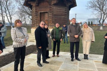 Ministrul Cseke Attila și președintele CJ Suceava, Gheorghe Flutur, au vizitat mănăstirea UNESCO de la Pătrăuți
