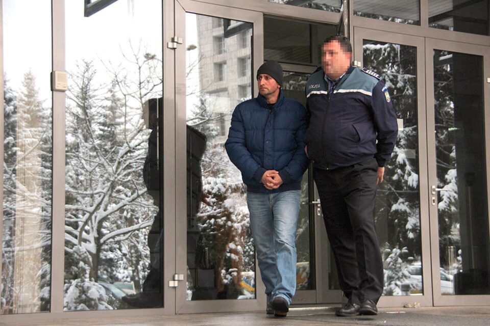 Gheorghiță Drăgoi a scăpat de închisoare cu executare, iar pedeapsa finală este cu suspendare sub supraveghere, plus o amendă penală Gheorghiță Drăgoi a scăpat de închisoare cu executare, iar pedeapsa finală este cu suspendare sub supraveghere, plus o amendă penală