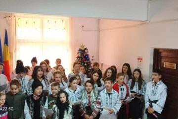 Elevii Școlii Gimnaziale Zamostea, vestitori ai Nașterii Domnului