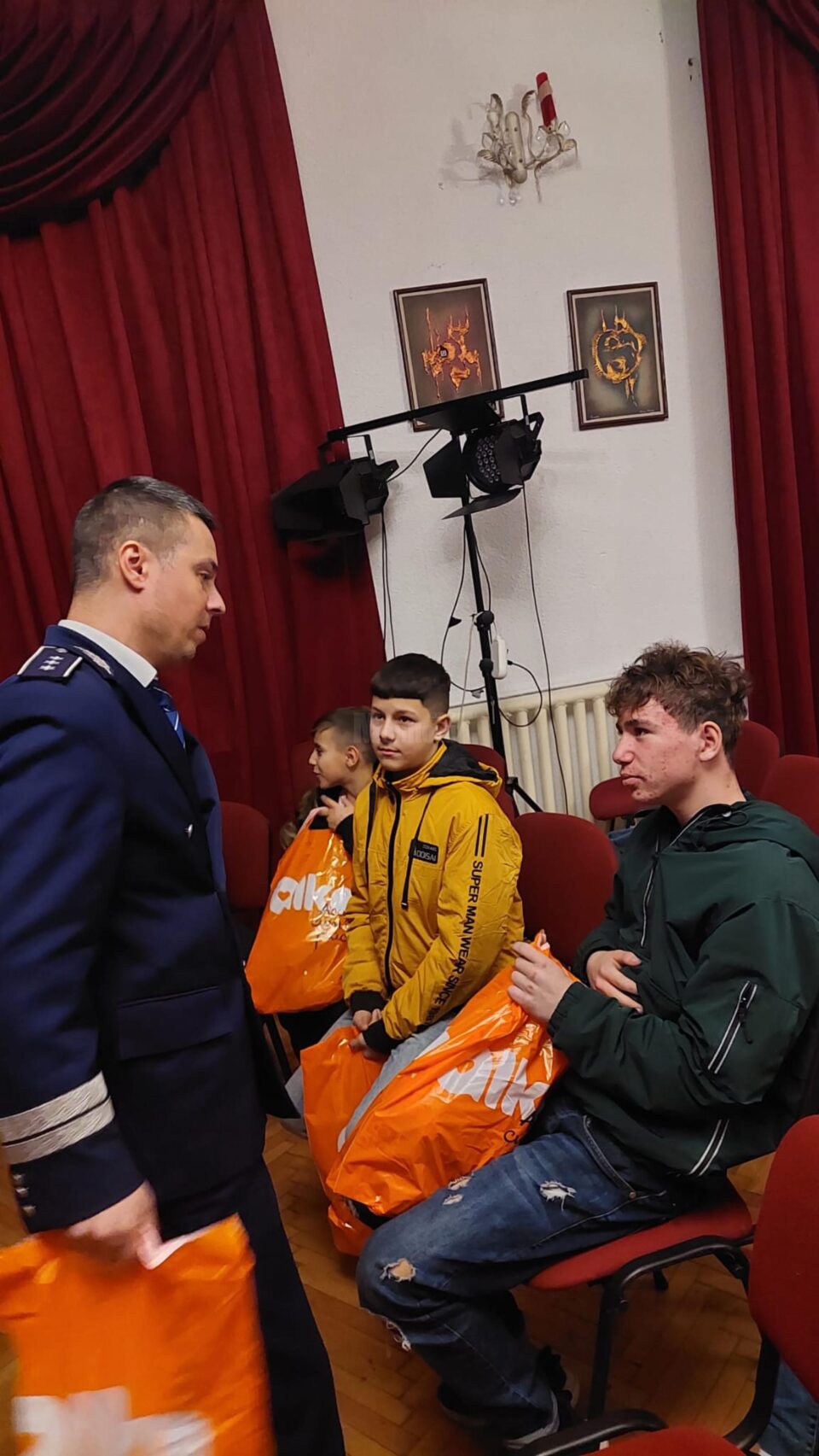 Cadouri și sfaturi preventive pentru peste 200 de copii defavorizați