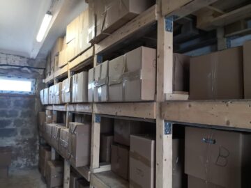 Peste 18 tone de alimente pentru câini – hrană uscată și hrană umedă, au ajuns la adăpostul de animale al Sucevei, din Germania