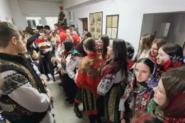 „Caravana de colinde” ATOS a ajuns joi la Monitorul de Suceava