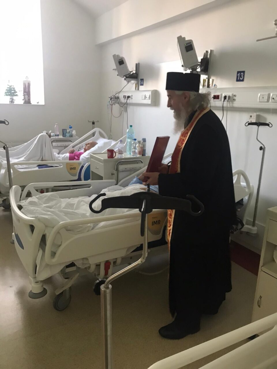 Preotul Constantin Diaconașu vestește Nașterea Domnului