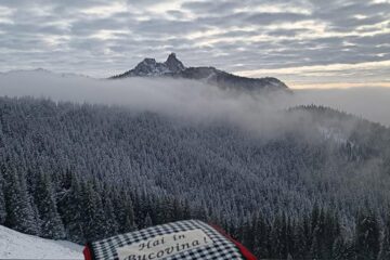 Pentru accesul auto în zona montană este recomandat ca autovehiculele să fie echipate cu anvelope de iarnă și lanțuri antiderapante