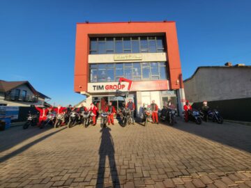 Motocicliști „Străjerii Motorcycle Friends” Suceava s-au îmbrăcat în Moș Crăciun și au oferit cadouri copiilor