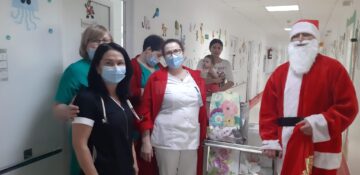Moș Crăciun la copiii internați în Spitalul de Urgență Suceava