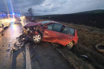 Accident cu trei mașini, între "Zidul morții" și Stroiești