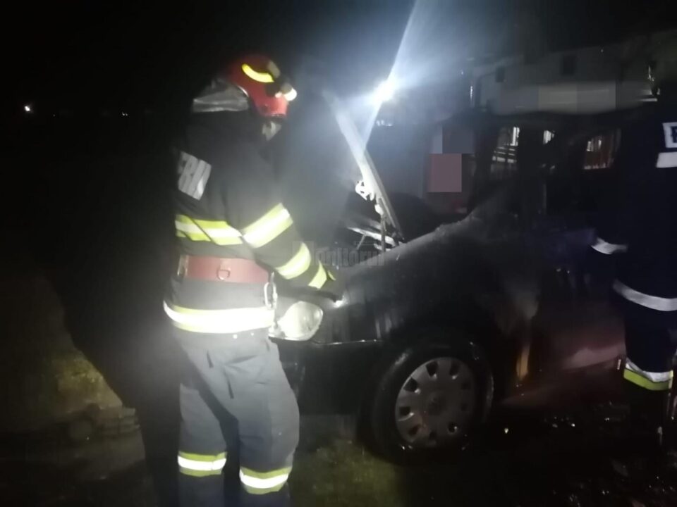 masina incendiata de la Bradatel