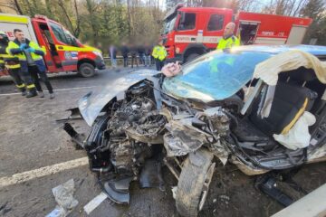 Un autoturism a intrat pe contrasens, cauza accidentului cu opt răniți din pădurea de la Ilișești