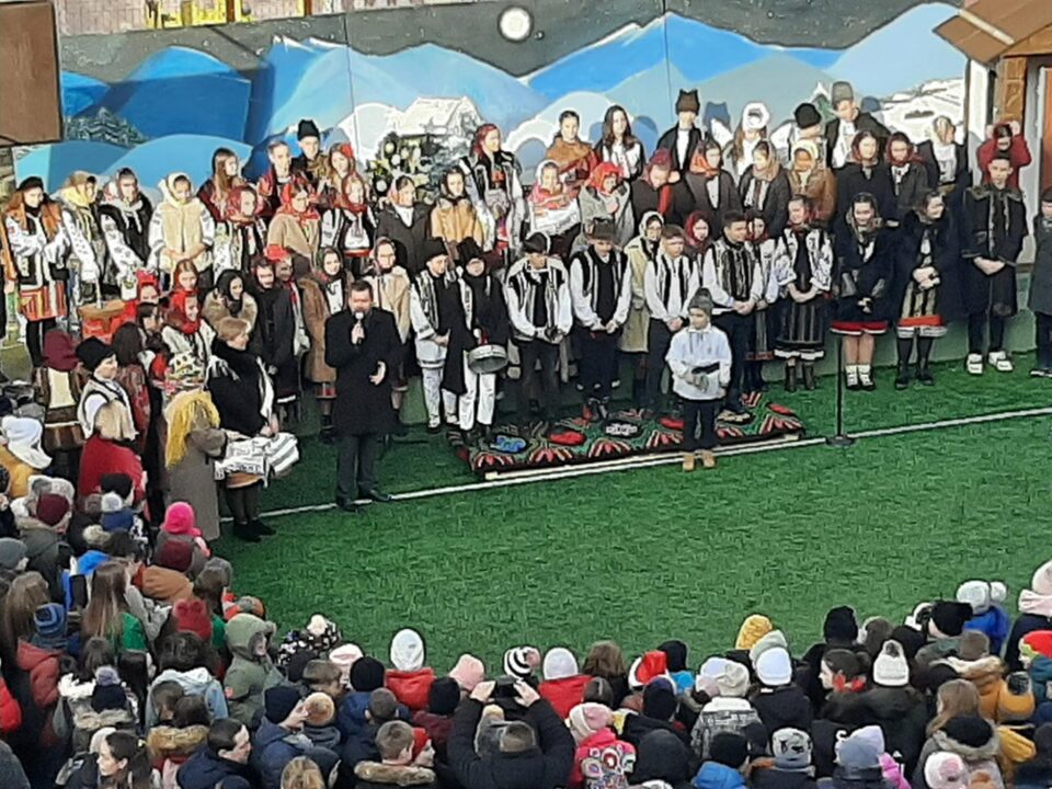 Vestitorii bucuriei, la Școala „Miron Costin” Suceava