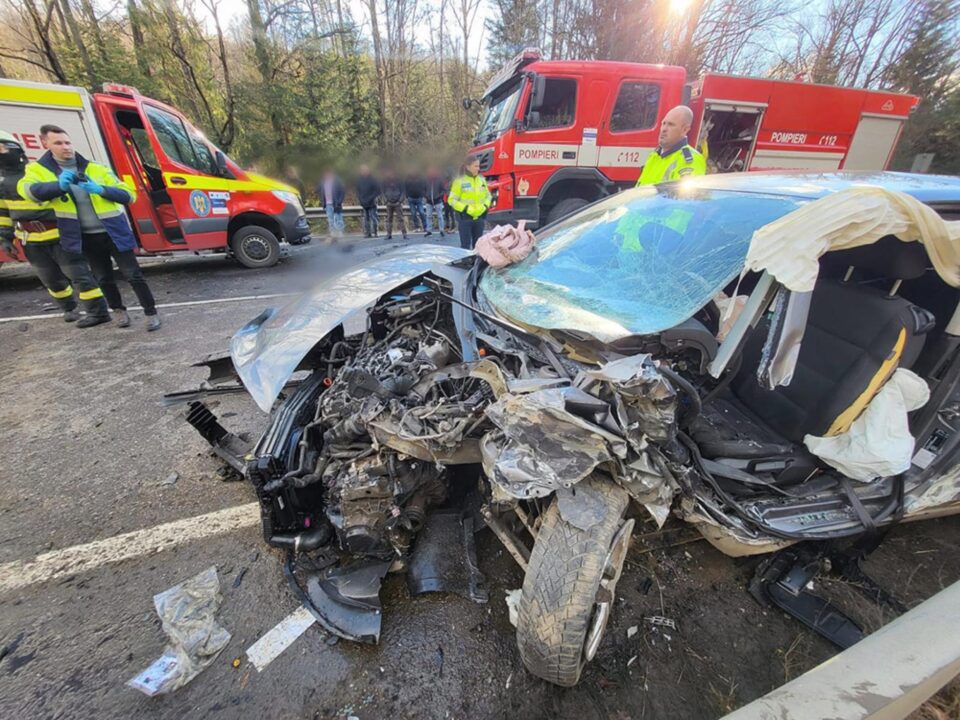 Un autoturism a intrat pe contrasens, cauza accidentului cu opt răniți din pădurea de la Ilișești