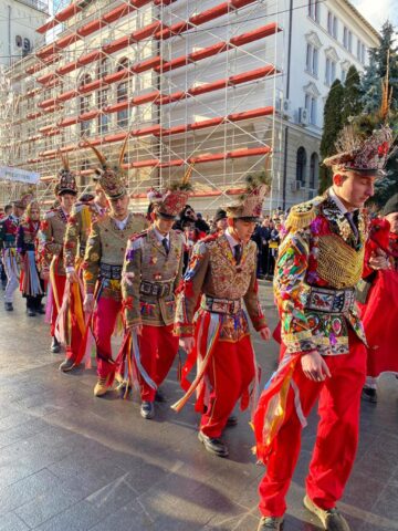Mii de oameni s-au bucurat marți de Festivalul Obiceiurilor de Iarnă de la Suceava
