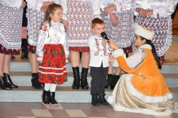 Și cei mai mici copii au colindat