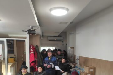 Din banii stransi din donatii s-au acordat vouchere pentru cumparaturi