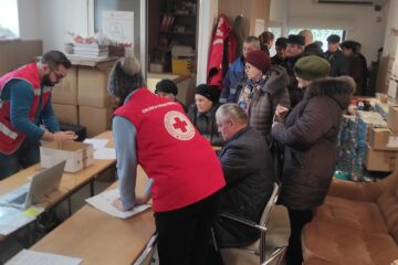 Din banii strânși din donații s-au acordat vouchere pentru cumpărături