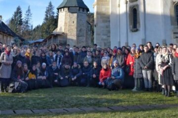 Tabăra studențească de iarnă de la Mănăstirea Putna a reunit peste 150 de studenți
