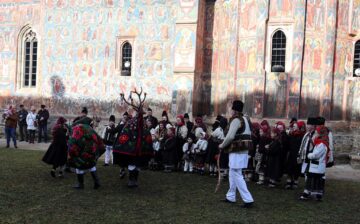 Pe 1 ianuarie, Mănăstirea Moldovița și-a deschis porțile pentru urători