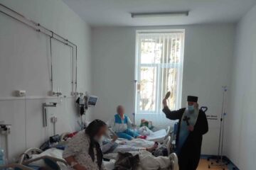 Pacienții creștini ortodocși internați în Spitalul de Urgență Suceava au primit aghiazma mare de la preotul Constantin Diaconașu