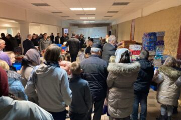 Craciunul copiilor in adapostul din subsolul bisericii Betel