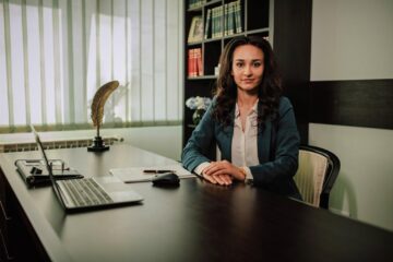 Avocata Cristina Bucșă