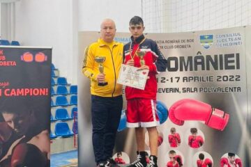 Iulian Buletica alaturi de antrenorul Vasile Nistor