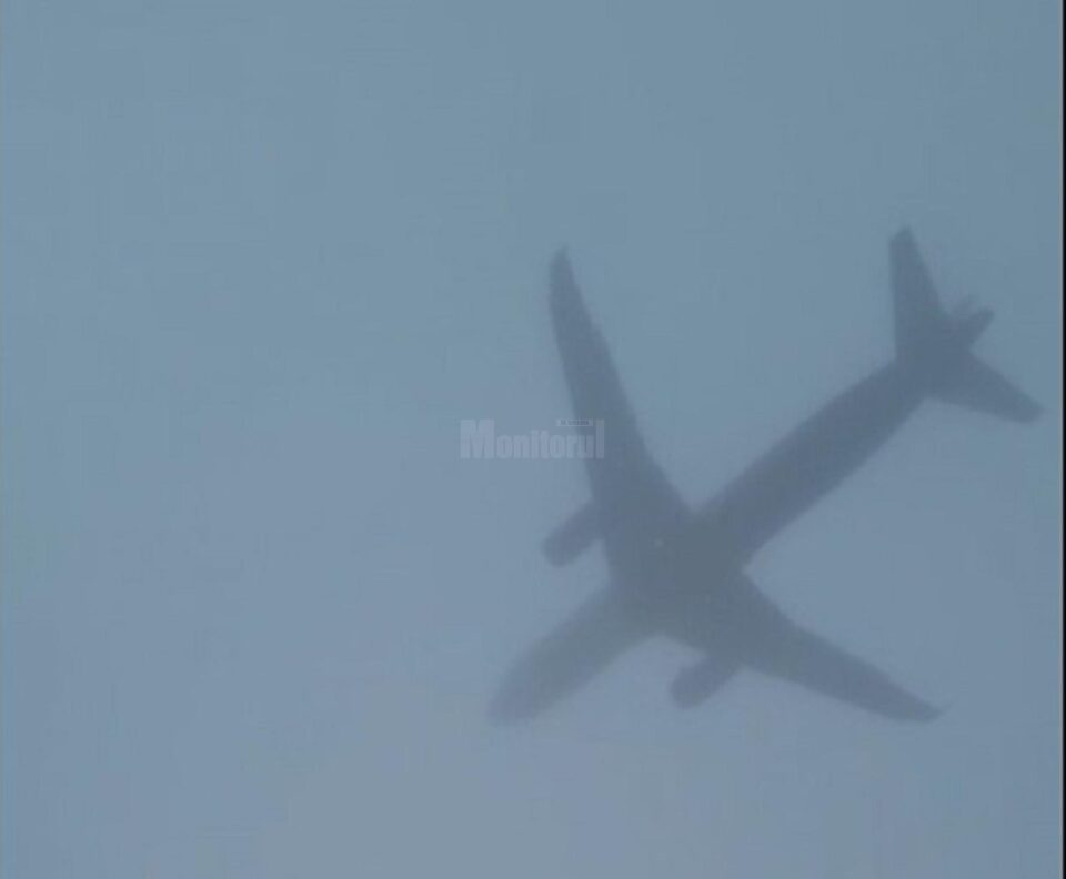 Pilotul avionului de la Larnaca la Suceava a încercat să treacă prin ceață și să aterizeze pe pista aeroportului