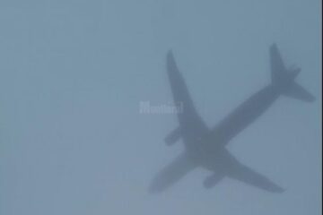 Pilotul avionului de la Larnaca la Suceava a încercat să treacă prin ceață și să aterizeze pe pista aeroportului
