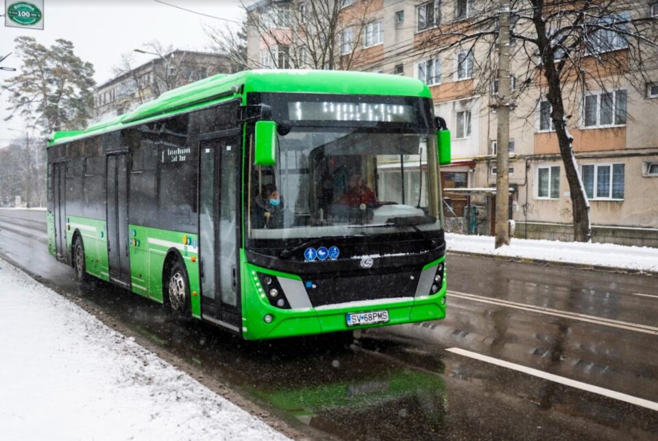 Scurtarea traseelor unor autobuze TPL în municipiul Suceava împarte călătorii în două tabere Scurtarea traseelor unor autobuze TPL în municipiul Suceava împarte călătorii în două tabere