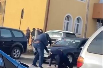 Doi bărbați s-au bătut în stradă, în fața școlii din Botoșana