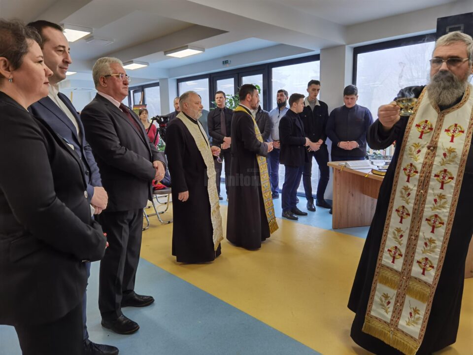 Slujba de sfințire la inaugurarea Grădiniței de la Colegiul „Mihai Eminescu”