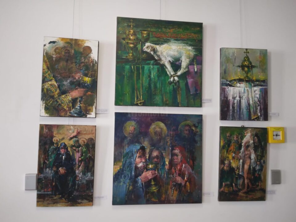 Lucrări ale pictorului ardelean Cornel Vana, expuse în Foaierul Muzeului de Istorie