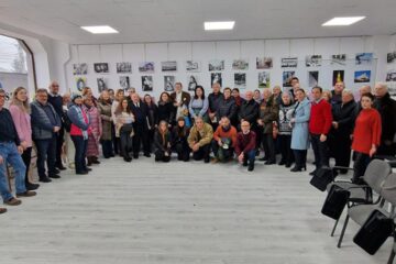 Maestrul Mihai Pânzaru-PIM, sărbătorit la împlinirea vârstei de 77 de ani în cadrul expoziției „Artă la Unison”