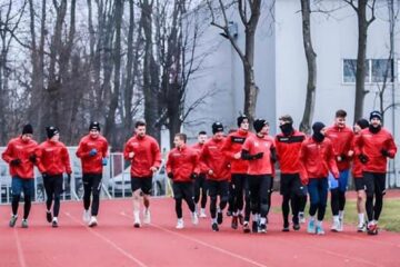 Fotbaliștii Bucovinei au revenit la antrenamente. Foto Cristian Plosceac