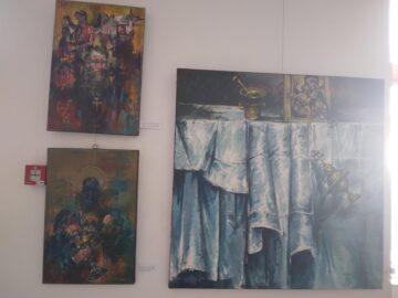 Lucrări ale pictorului ardelean Cornel Vana, care de 40 de ani trăiește din pictură, expuse în Foaierul Muzeului de Istorie